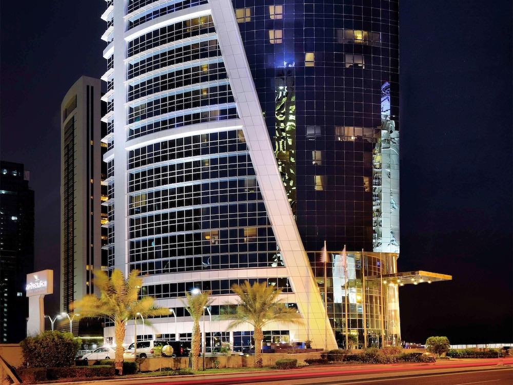 Mövenpick Hotel West Bay Doha Exterior foto